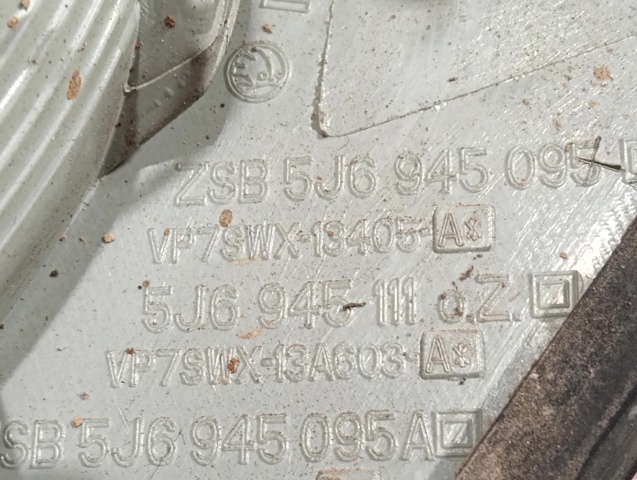 5J6945111 Piloto trasero izquierdo comprar Girona