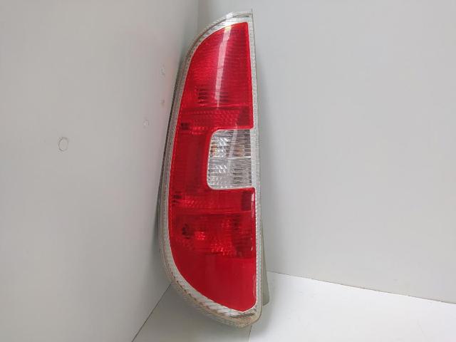 5J7945095 Piloto trasero izquierdo  disponible Utrera