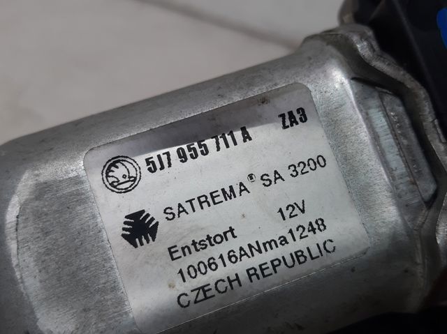 VAG 5J7955711A Motor del limpiaparabrisas trasero  disponible Valladolid