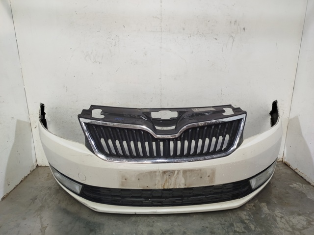 Parachoques delantero Skoda Rapid  desde 98,08 €