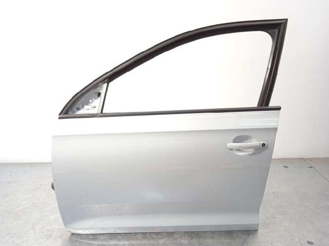 Puerta delantera izquierda 5JA831051C VAG/Skoda