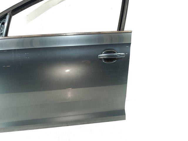5JA831051C VAG Puerta delantera izquierda  disponible Ourense