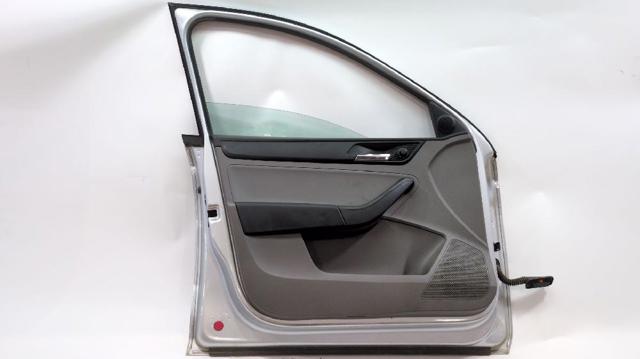 5JA831051C Puerta delantera izquierda  comprar en Zaragoza