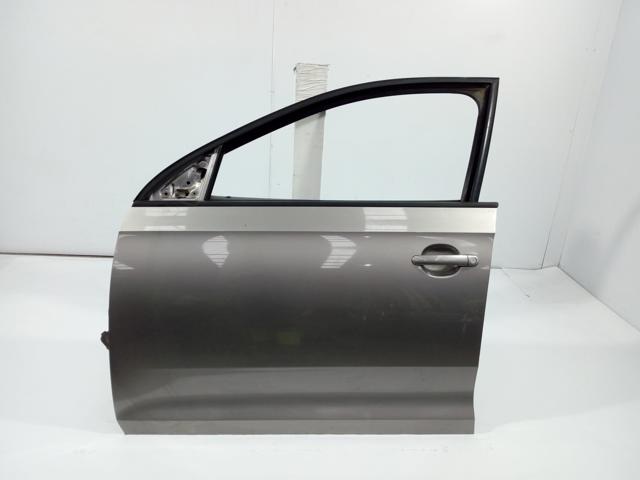 Puerta delantera izquierda 5JA831051C VAG/Skoda