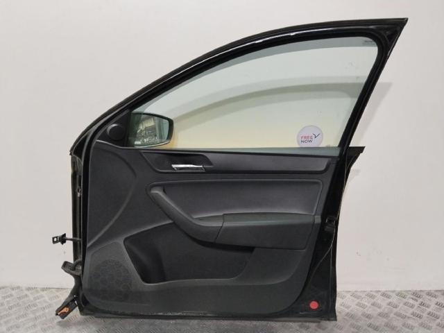 5JA831052C VAG Puerta delantera derecha  disponible Alicante