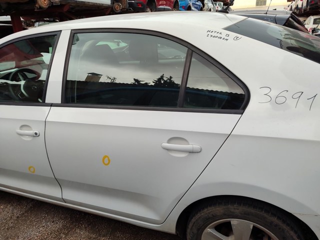VAG 5JA833051C Puerta trasera izquierda  disponible España