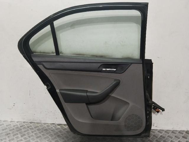 5JA833051C VAG Puerta trasera izquierda  en stock Huelva