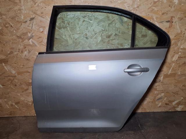 5JA833051C Puerta trasera izquierda  en stock Sabadell