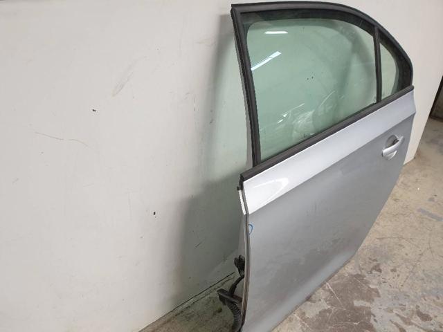 VAG 5JA833051C Puerta trasera izquierda  disponible España