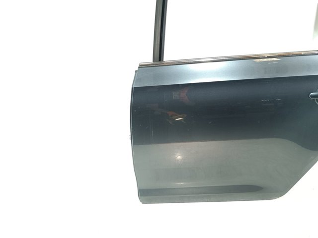 VAG 5JA833051C Puerta trasera izquierda  disponible Valladolid
