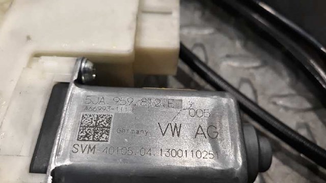 5JA959812E VAG Motor del elevalunas de la puerta delantera derecha comprar Bilbao