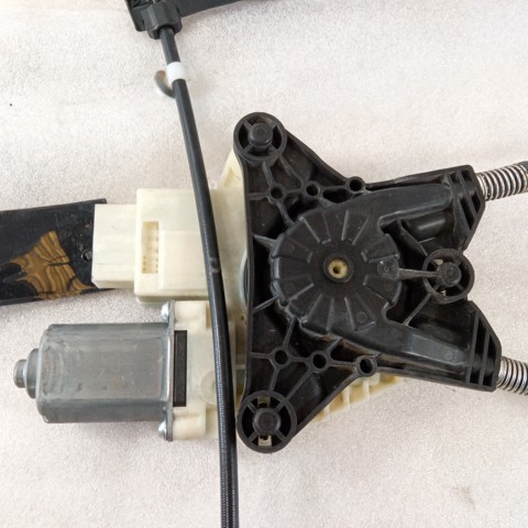 5JA959812E VAG Motor del elevalunas de la puerta delantera derecha  disponible Vigo