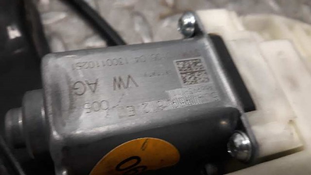 5JA959812E VAG Motor del elevalunas de la puerta delantera derecha comprar Bilbao