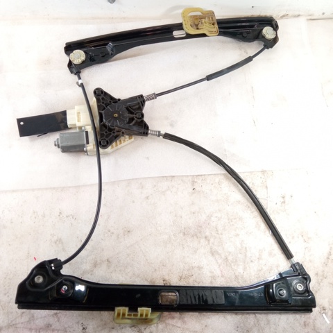 VAG 5JA959812E Motor del elevalunas de la puerta delantera derecha  disponible Lugo
