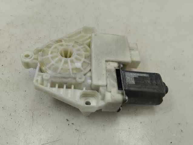 5JA959812K Motor del elevalunas de la puerta delantera derecha  comprar en Pontevedra