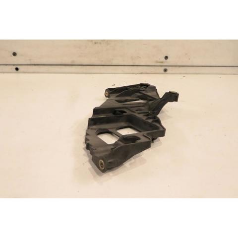 5K0807228A Guía derecha del parachoques delantero  disponible Burgos