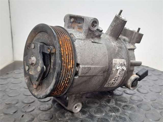 5K0820803 Compresor de aire acondicionado  disponible Utrera