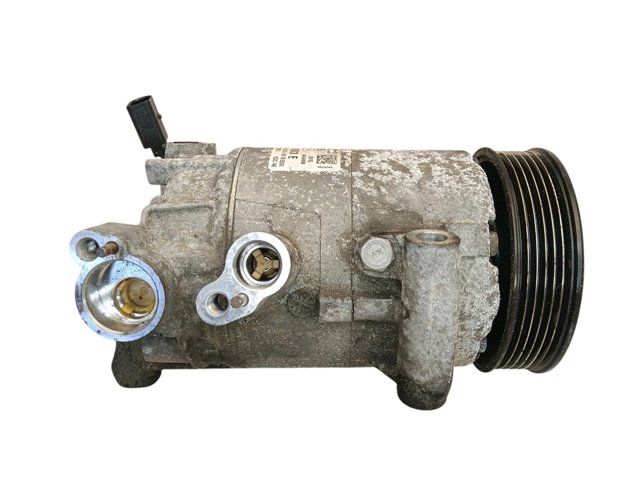 VAG 5K0820803E Compresor de aire acondicionado  disponible Valladolid