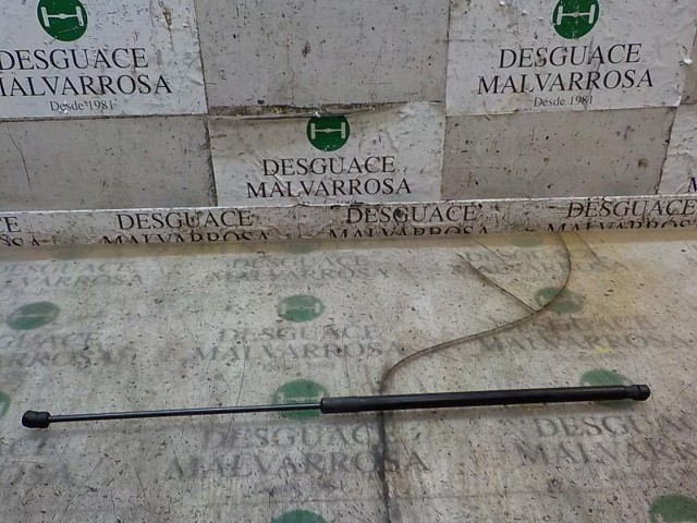VAG 5K0823359D Amortiguador de capó  en stock Salamanca