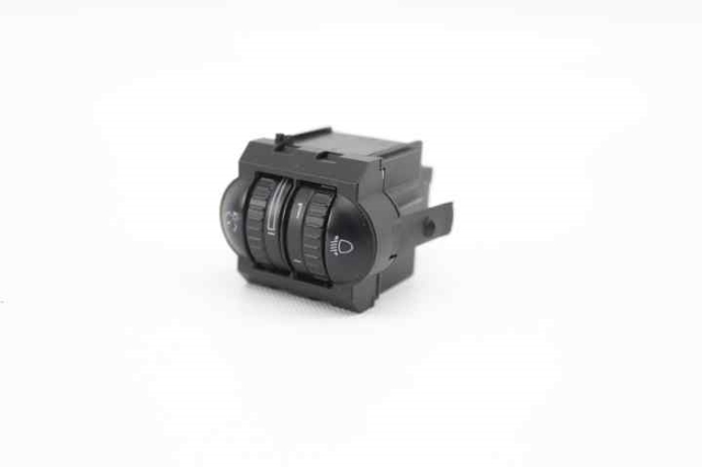 VAG 5K0941333 Botón del regulador de altura de faros  disponible Valladolid