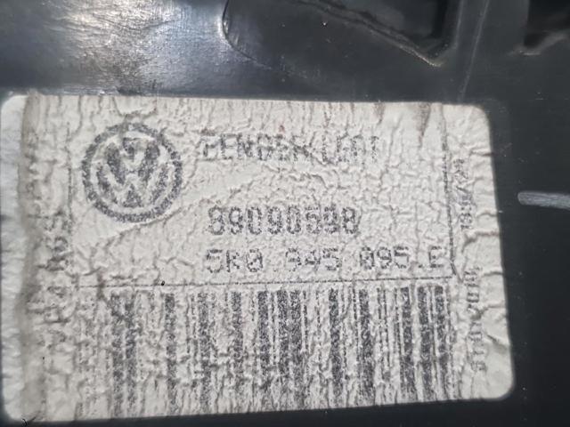 5K0945095E Piloto trasero exterior izquierdo  en stock Granada