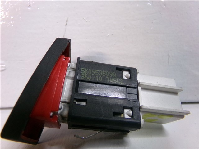 5K0953509A VAG Boton de luz de emergencía  en stock Córdoba