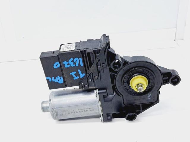 5K0959703A Motor del elevalunas de la puerta trasera izquierda  en stock Sabadell