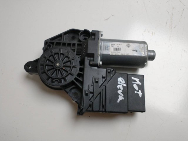 5K0959703D Motor del elevalunas de la puerta trasera izquierda  en stock Castellón