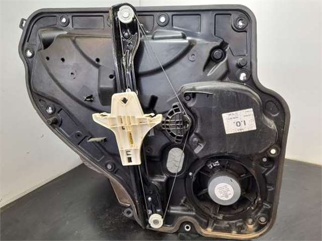 5K0959704D VAG Motor del elevalunas de la puerta trasera derecha  disponible Vigo