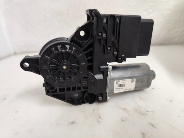 5K0959704D VAG Motor del elevalunas de la puerta trasera derecha  disponible Alicante