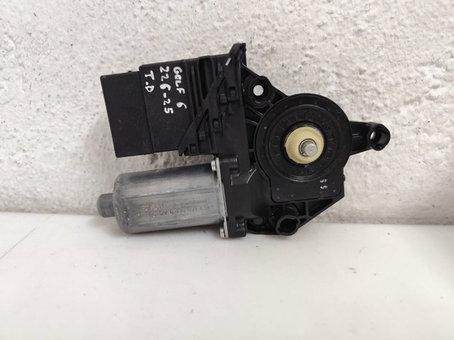 5K0959704D Motor del elevalunas de la puerta trasera derecha  en stock Granada