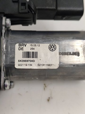 VAG 5K0959704D Motor del elevalunas de la puerta trasera derecha  en stock Valencia