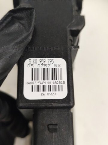 VAG 5K0959704D Motor del elevalunas de la puerta trasera derecha  comprar en Murcia