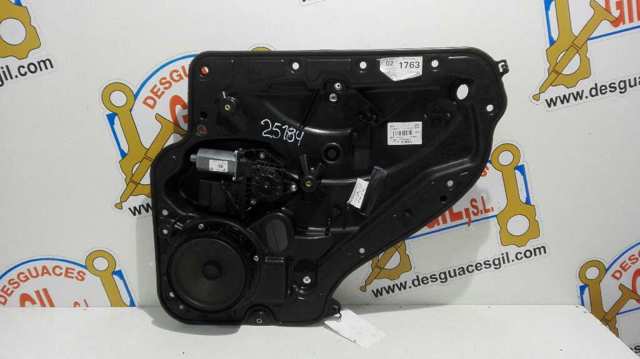 VAG 5K0959704D Motor del elevalunas de la puerta trasera derecha comprar Tarragona