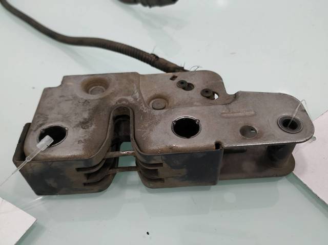5K1823509 Cerradura del capó  disponible Málaga