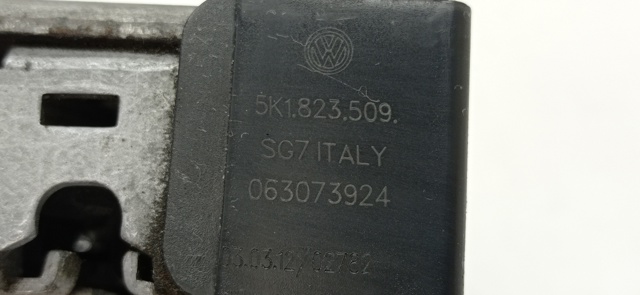 5K1823509 Cerradura de capó  en stock Castellón