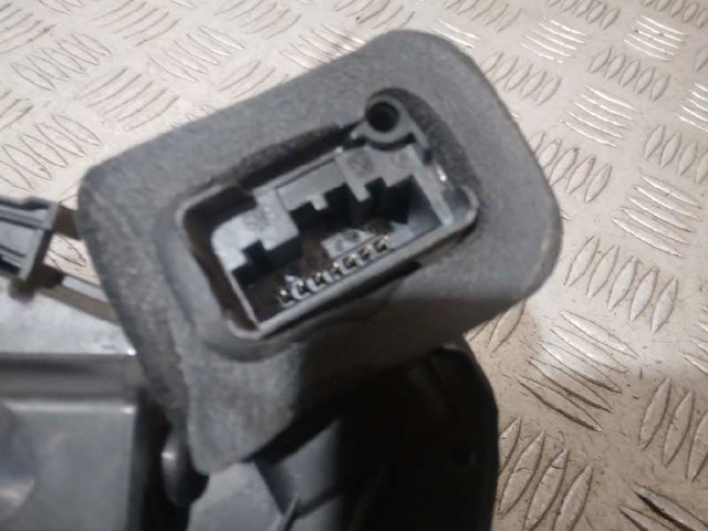 5K1837016 Cerradura de puerta delantera derecha  en stock Sabadell