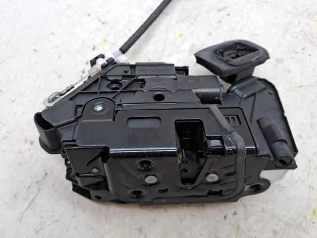 VAG 5K1837016B Cerradura de puerta delantera derecha  en stock Terrassa