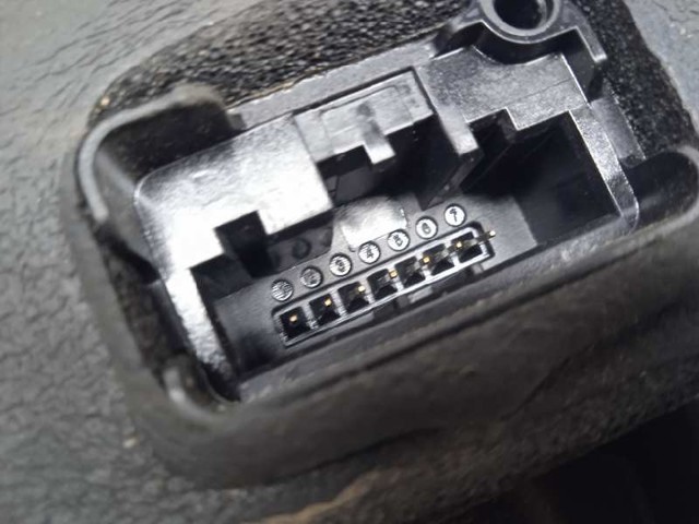 5K1837016B Cerradura de puerta delantera derecha  en stock Castellón