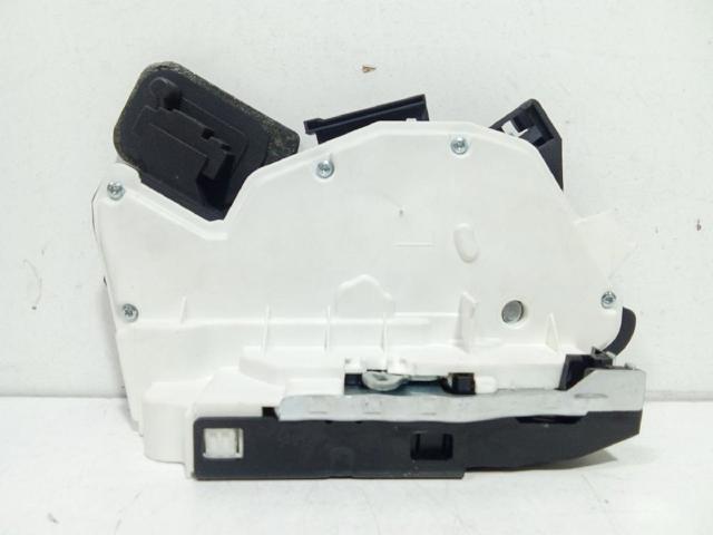 Cerradura de puerta delantera derecha 5K1837016B VAG