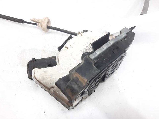 VAG 5K1837016C Cerradura de puerta delantera derecha  en stock Terrassa