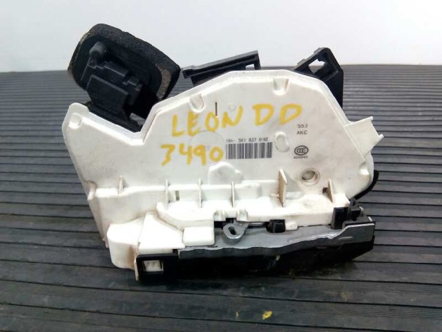 5K1837016D VAG Cerradura de puerta delantera derecha  en stock Gandía