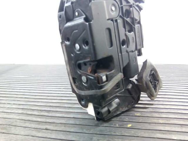 5K1837016D Cerradura de puerta delantera derecha  en stock Granada