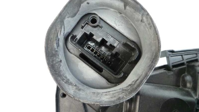 5K4839015 Cerradura de puerta trasera izquierda  disponible Utrera