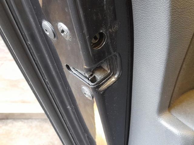 5K4839015AE Cerradura de puerta trasera izquierda  comprar en Zaragoza