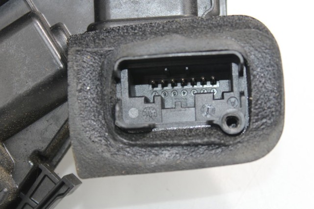 5K4839015AE Cerradura de puerta trasera izquierda comprar Sevilla