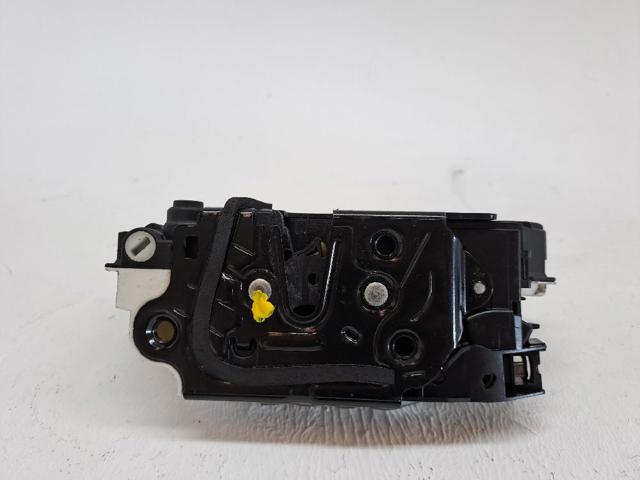 VAG 5K4839015F Cerradura de puerta trasera izquierda  en stock Terrassa