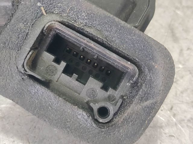 5K4839015R Cerradura de puerta trasera izquierda comprar Girona