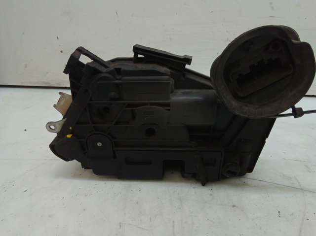 VAG 5K4839016 Cerradura de la puerta trasera derecha  en stock Valencia