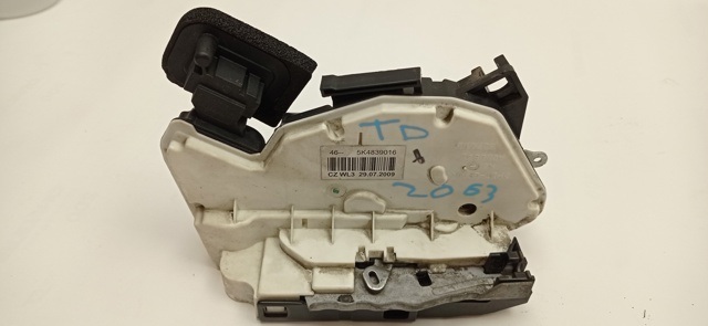 5K4839016 Cerradura de la puerta trasera derecha  comprar en Reus